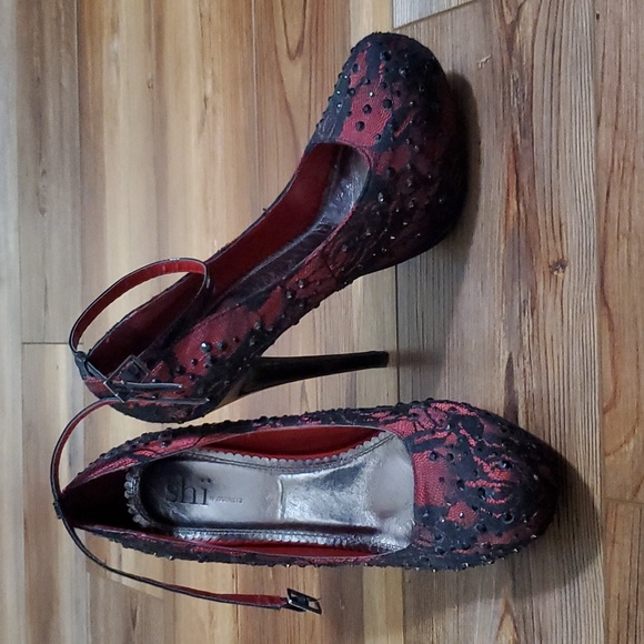 Platform Heels with rhinestone accents - Picture 2 of 7